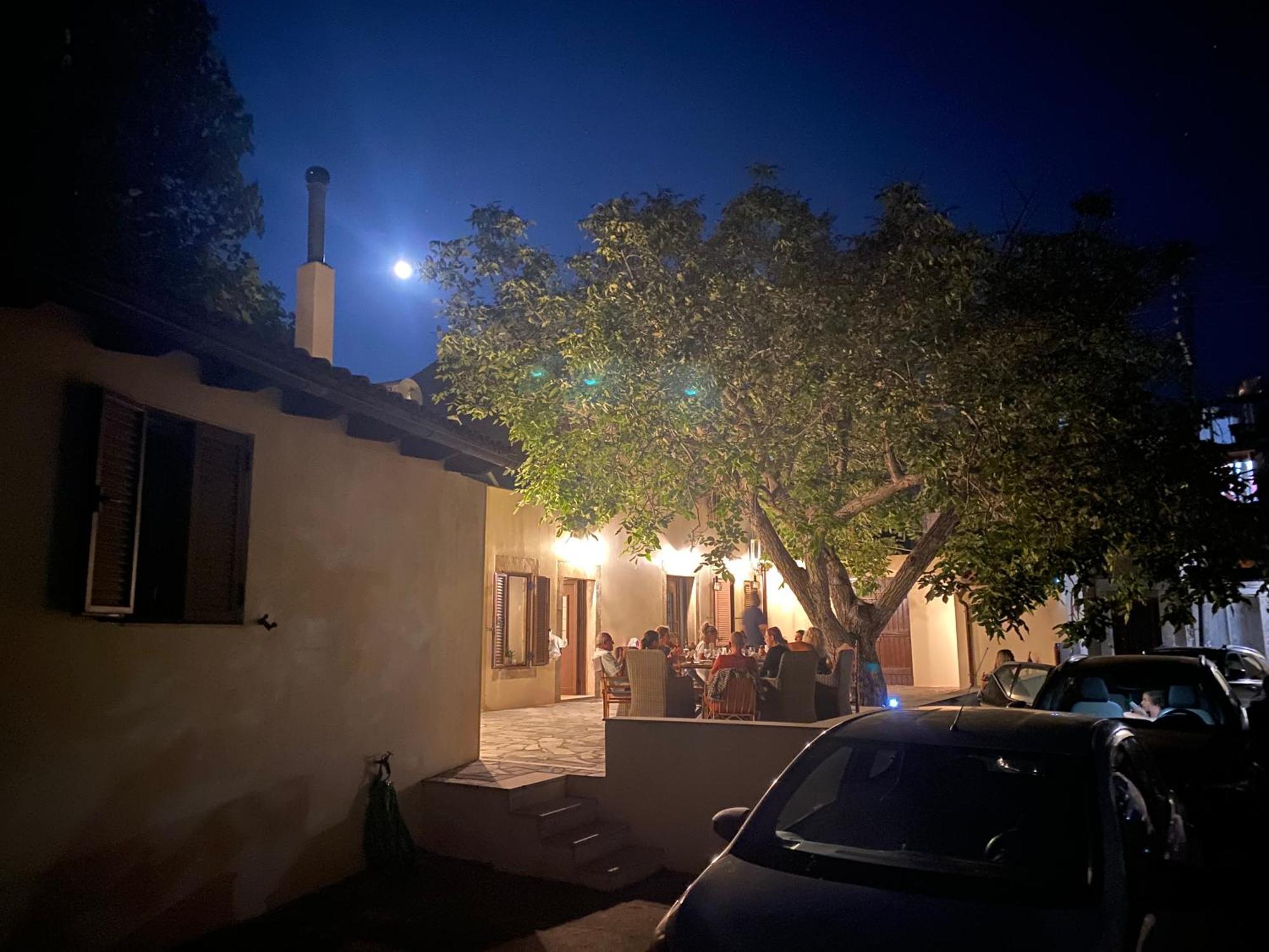 Walnut Tree Villa Archanes Exterior photo